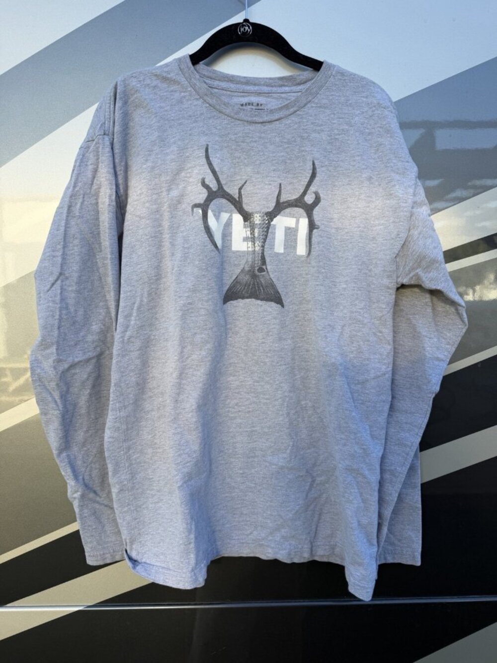 YETI streetwear FISH ANTLERS ELK graphic gray logo long sleeve tshirt L